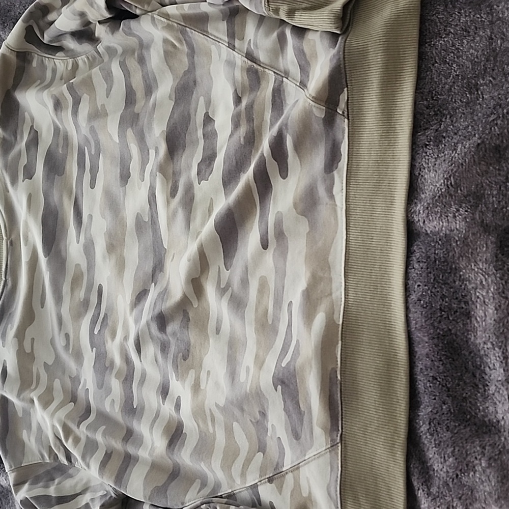 Women's C&C California Olive Green Camo Long Sleeve Shirt - Picture 5 of 5